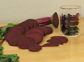 Fresh beets and dried beets