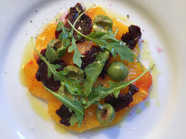 Arugula salad with dehydrated beets